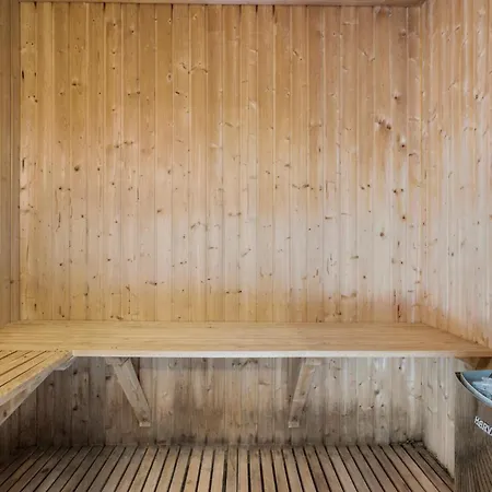 Σπίτι διακοπών Lovely In With Sauna *