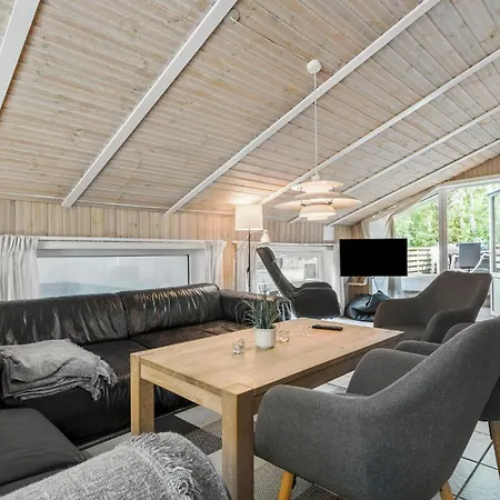 Holiday home 5 Bedroom Beautiful In Ringkobing